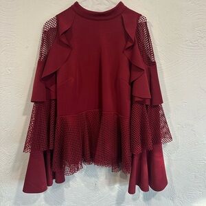 Gorgeous burgundy Fluttery top